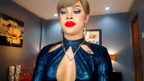 UrMajestyTyra online show from January 24, 12:31 am