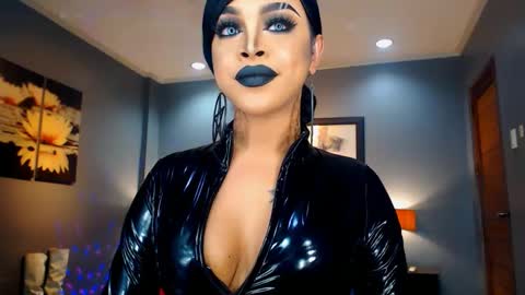 UrMajestyTyra online show from January 25, 12:06 am