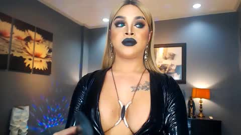 UrMajestyTyra online show from February 24, 1:57 am