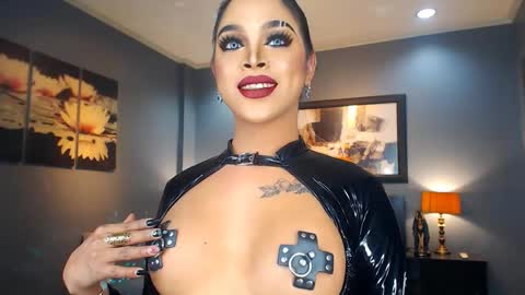 UrMajestyTyra online show from March 2, 12:20 am