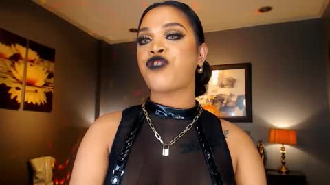 UrMajestyTyra online show from February 27, 7:14 am