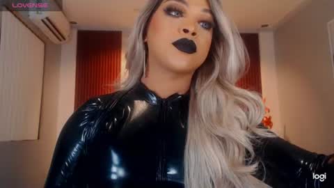 UrMajestyTyra online show from June 12, 5:12 pm