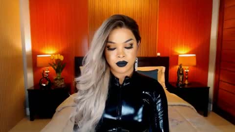 UrMajestyTyra online show from June 17, 2:12 am