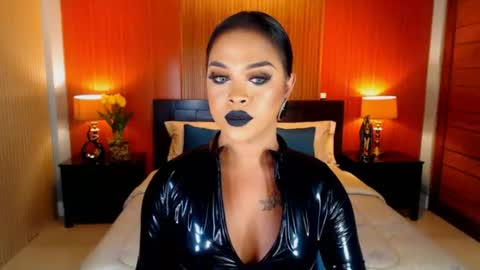 UrMajestyTyra online show from June 24, 3:26 am