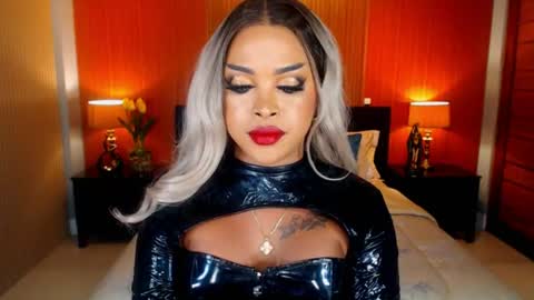 UrMajestyTyra online show from July 2, 3:23 am
