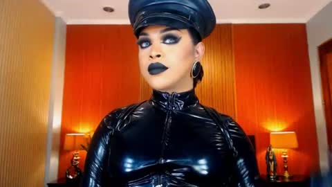 UrMajestyTyra online show from July 27, 3:13 am
