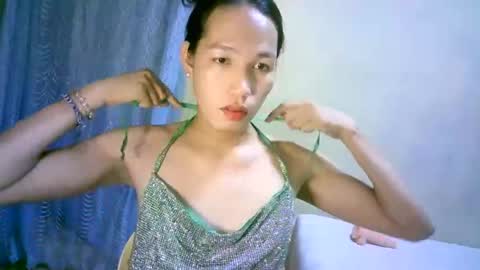 queen julia not into CHEAPGUY online show from December 3, 12:02 pm