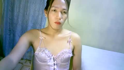 queen julia not into CHEAPGUY online show from December 4, 2:42 pm