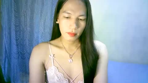 queen julia not into CHEAPGUY online show from December 15, 12:49 pm