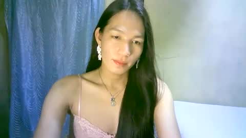 queen julia not into CHEAPGUY online show from February 16, 1:38 pm