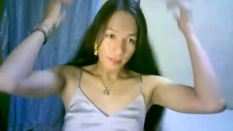 queen julia not into CHEAPGUY online show from February 17, 12:48 pm