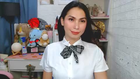 YOUR NEW BABY GIRL online show from August 3, 2:34 pm