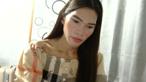 urtrans_sheenlyn online show from July 23, 2:15 pm