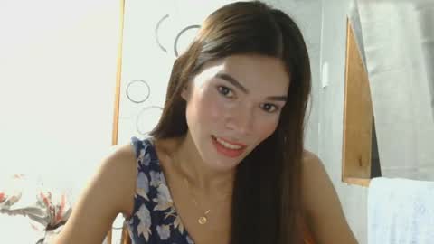 urtrans_sheenlyn online show from August 2, 10:48 am