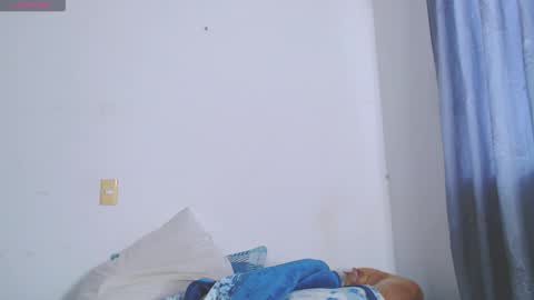 IG-valen mendoza99  twitter valenthompson99 online show from November 27, 9:05 pm