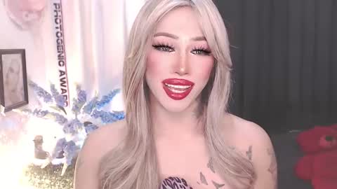 Amanda online show from April 7, 3:13 pm