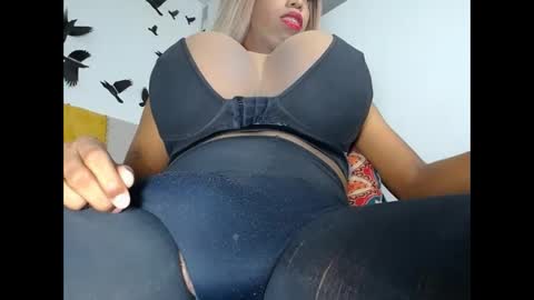 valentinabigcock23 online show from March 7, 12:37 pm