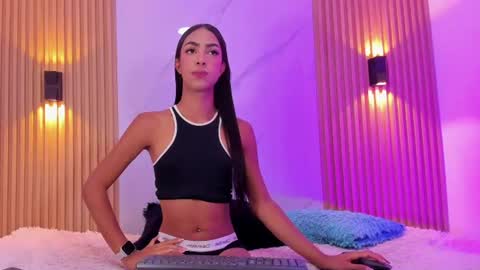 valentinaliux_ online show from July 25, 11:52 am