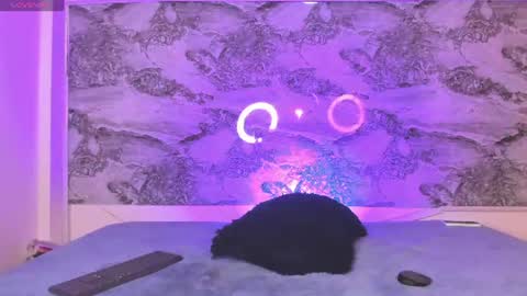 valentinaliux_ online show from July 29, 11:41 am