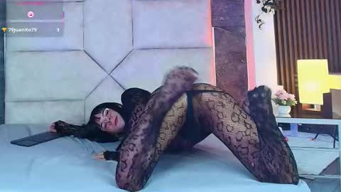 valentino moon online show from December 2, 4:48 am