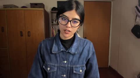 Val  online show from December 17, 2:44 am