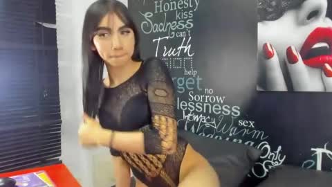 valey_nicole online show from July 11, 9:30 pm