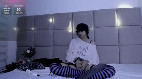 vannellope_96 online show from February 28, 10:49 pm