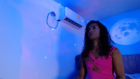 vannesa01 online show from June 30, 7:36 pm