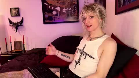 vantablossom online show from December 16, 7:13 am