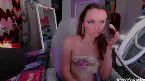 Violet Weatherbee online show from April 29, 2:38 am