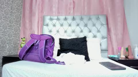 veneno hot online show from November 3, 2:05 pm