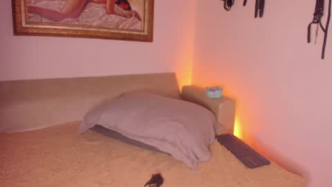 veronicasmith_os online show from June 25, 8:02 pm