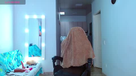 Ariana  online show from November 26, 6:32 pm