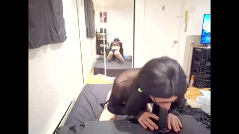 vicky_crossdresser online show from October 22, 3:30 am