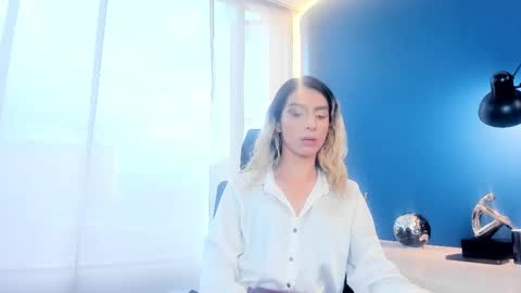 Victoria online show from November 17, 8:31 pm