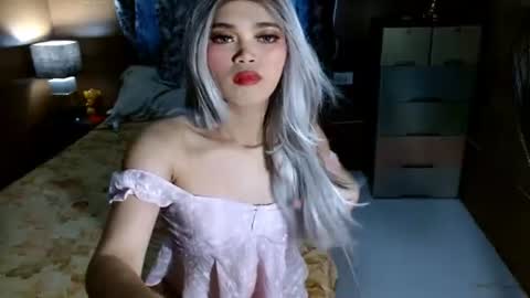 victoria_lee34 online show from July 19, 4:39 am