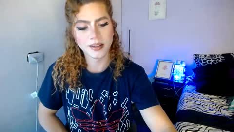 violet_hyuga online show from March 4, 5:00 am