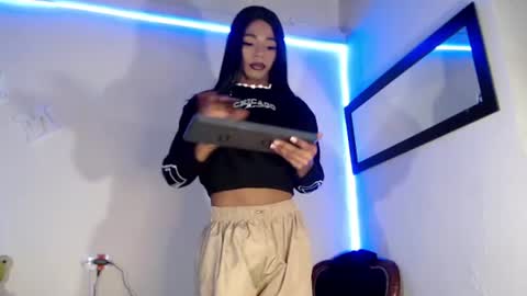 violeta_r_01 online show from June 10, 6:35 am