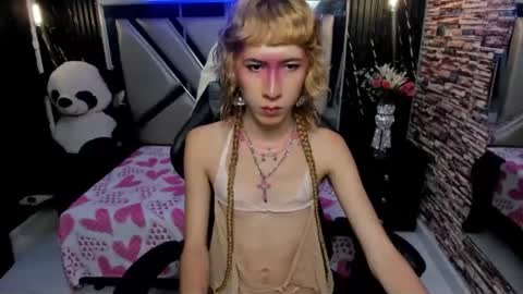 vivienne hadid online show from June 9, 8:30 pm