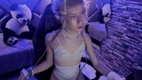 vivienne hadid online show from July 17, 10:16 pm