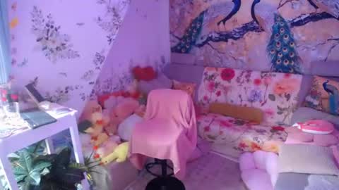 Emilia inst  online show from July 21, 5:49 pm
