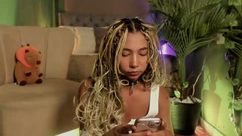 Wayuu Goddess  3 online show from December 30, 8:15 pm
