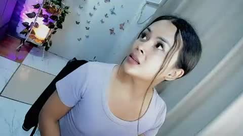 Hi Im LOVIE Please dont forget to follow and thumbs up me online show from July 23, 3:10 pm