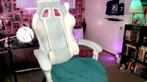 Wolfie online show from June 19, 9:52 pm