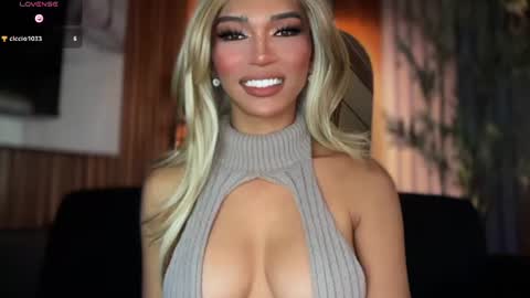 Julia online show from June 20, 12:14 am