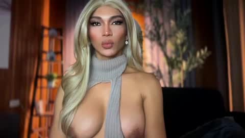 Julia online show from June 22, 3:21 am