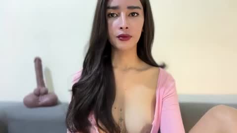 Lily online show from July 5, 8:10 am