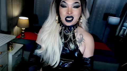 Zhavia online show from November 3, 6:40 pm