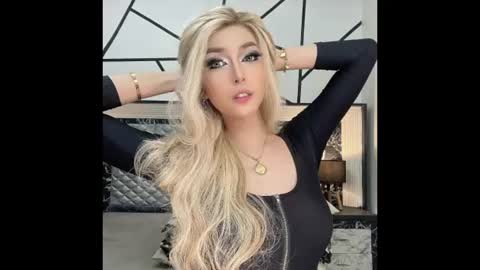 xsexysucker online show from July 14, 10:36 pm