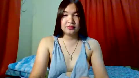 HI IM PAULINE online show from January 5, 2:15 am